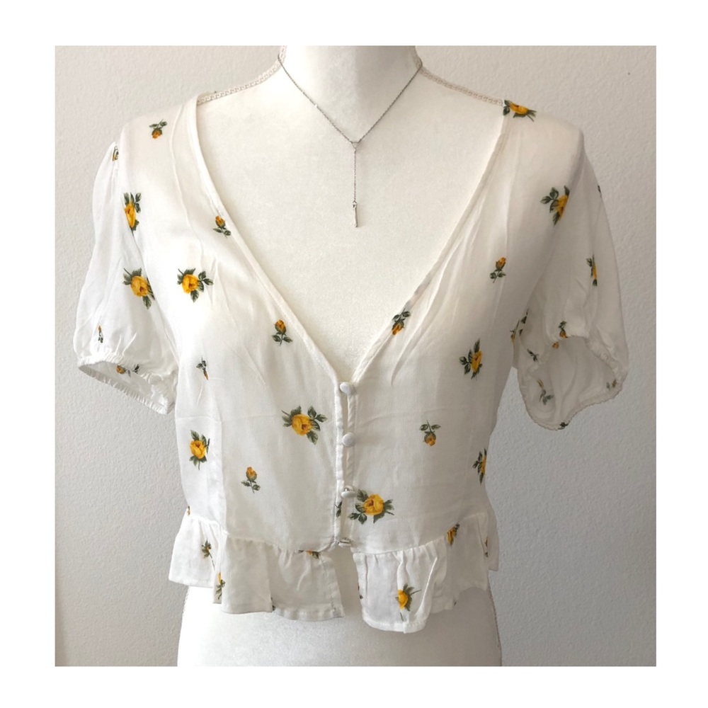 Forever 21 Floral V Neck Peplum Crop Top